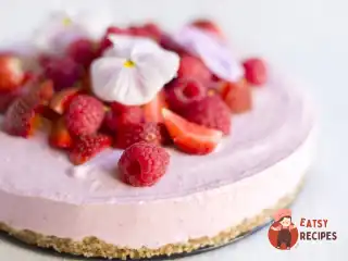 Дієтичний кокосовий чізкейк з малиною