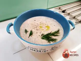 Грибний крем-суп на курячому бульйоні