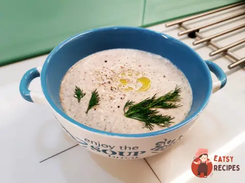 Грибний крем-суп на курячому бульйоні