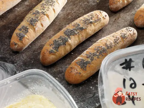 Багети з картопляними пластівцями та маком