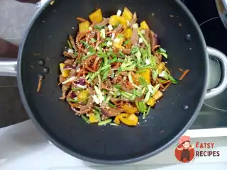 Яловичина з болгарськими перцями по-китайськи