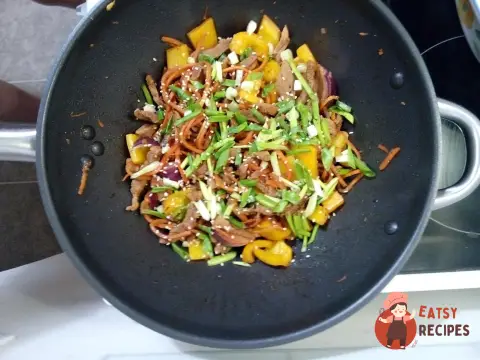 Яловичина з болгарськими перцями по-китайськи