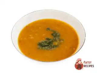 Гарбузовий суп-пюре з помідорами та сочевицею