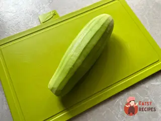 Крок 2: Кабачкові рулетики з сиром