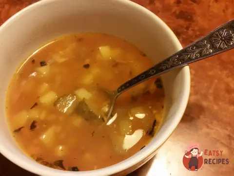 Солянка з тушонкою