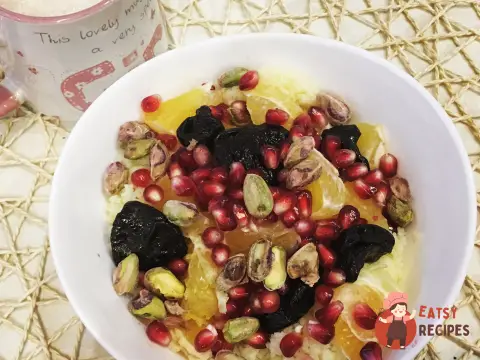 Кускус з апельсинами, гранатами та фісташками