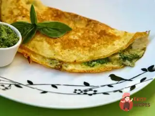 Омлет із сирним сиром та яблуком