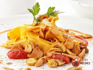 Папарделле з білими грибами