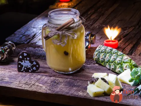 Зимовий мохіто з ананасом, фруктовим чаєм та кардамоном.