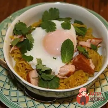 Кеджери (копчена сьомга з рисом, цибулею та яйцем)