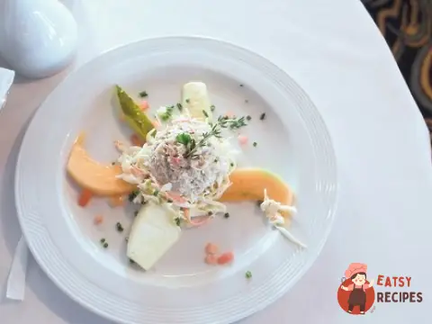 Салат із курки з яблуками