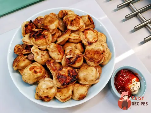 Пікантні пельмені, обсмажені на сковороді