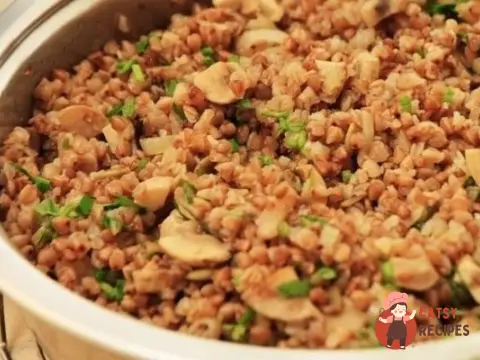 Гречка, запечена з грибами