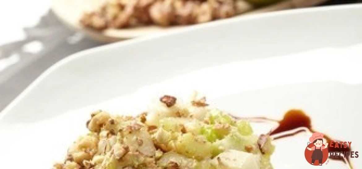 Салат із селери та яблук з горіхами пекан