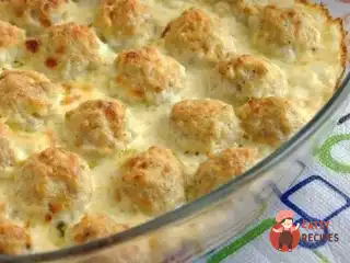 Курячі кульки, запечені у вершках