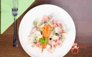 Літній Салат З Беконом Та Волоськими Горіхами