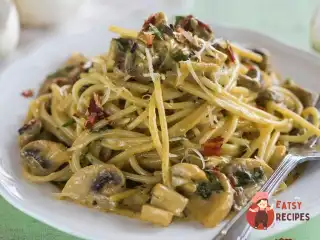 Паста з печерицями, чилі та петрушкою