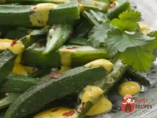 Йогуртова салатна заправка з каррі