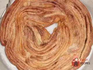 Булка з корицею