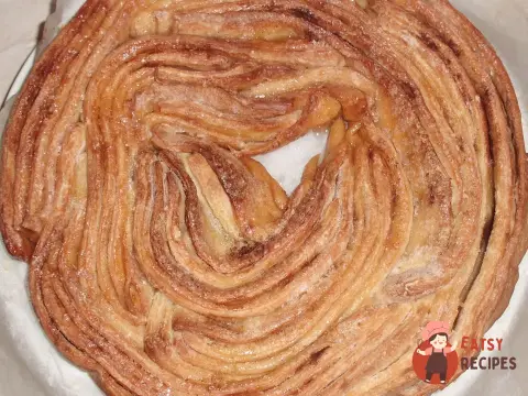 Булка з корицею