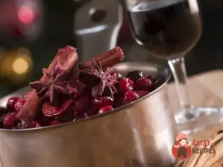 Журавлинний соус з портвейном та корицею