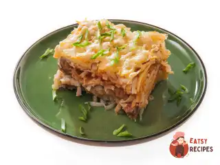 Запіканка з пшеничного локшини з купатами