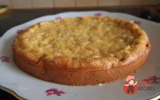 Пиріг Із Зеленою Цибулею, Куркою Під Сирною Скоринкою