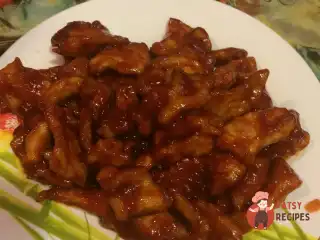 Свинина у клярі з кисло-солодким соусом