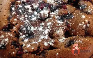 Бісквіт З Какао, Корицею Та Чорною Смородиною У Мультиварці