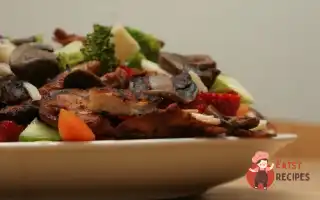 Салат З Броколі Та Помідорів З Маринованою Куркою Та Грибами Шиїтаке