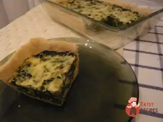 Кіш зі шпинатом та кабачками