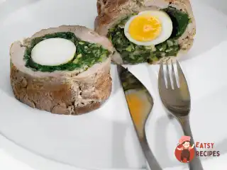 Рулет зі свинини зі шпинатом та яйцем