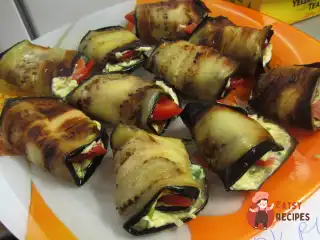 Суботні баклажанні рулетики