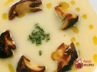 Картопляний суп з білими грибами