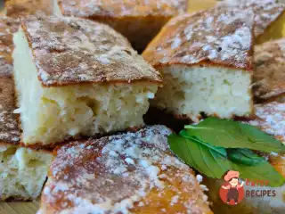 Манник із сиром і бананами