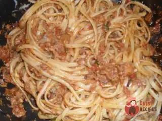 Локшина (феттуччіні) з тунцем