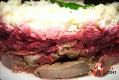 Печінковий салат з буряком