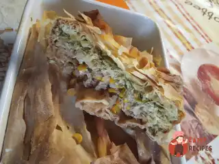 Пиріг з тунцем з тестом Філо