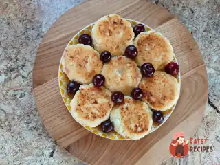 Сирники з вишнею