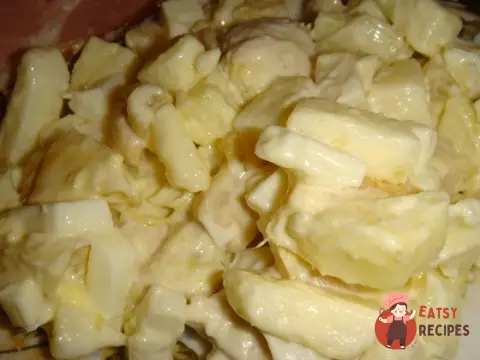 М'ясний салат з яблуками та апельсинами по-руенськи