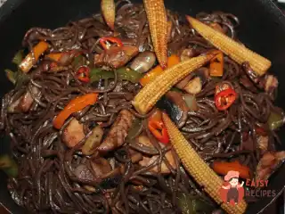 Гречана локшина з куркою-теріяки