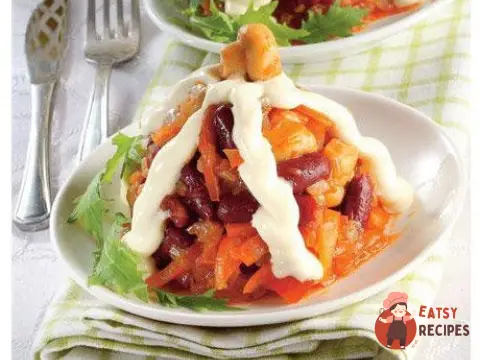 Квасоляний салат з копченою куркою