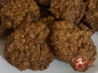 Американське вівсяне печиво з родзинками (Oatmeal Raisin Cookies)