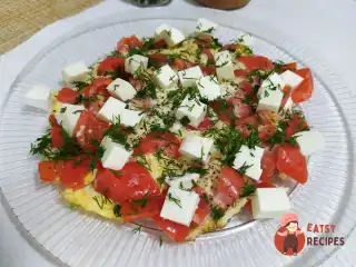 Яєчня з сиром фета