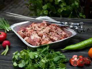 Шашлик з баранини з овочами