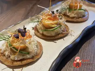 Житні оладки з форшмаком із оселедця