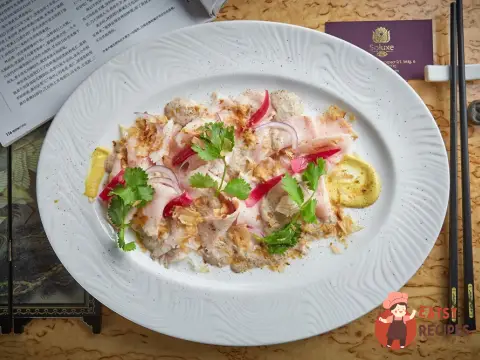 Томлене філе індички з соусом із тунця