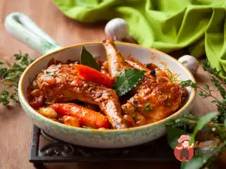 Рагу із кролика зі сливами