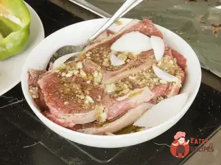 М'ясо у лимонному маринаді