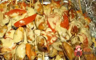 Мідії, Запечені З Помідорами, Сиром Та Цибулею